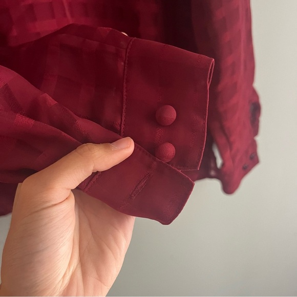 Red button up long sleeve women’s blouse top size 10 medium Liz baker - Picture 6 of 6